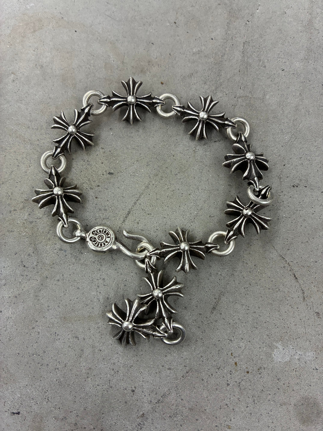 CHROME HEARTS VINTAGE CUT OUT CROSS BRACELET